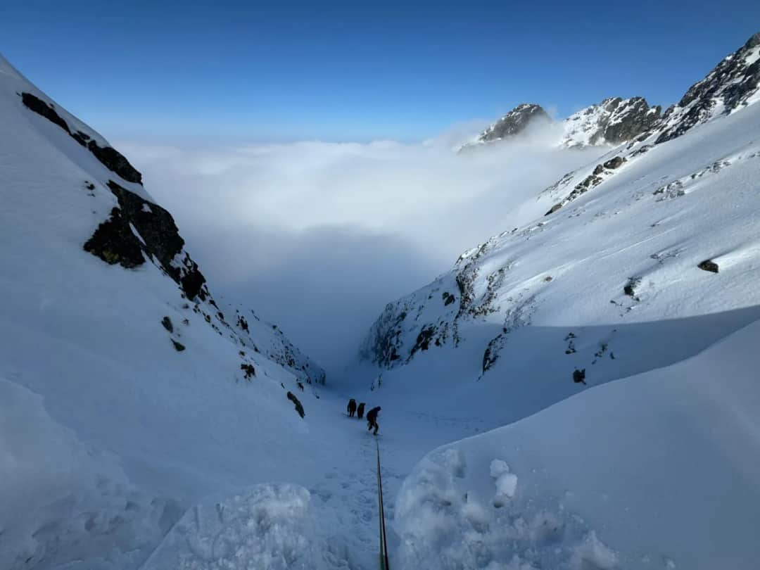 Zimowe Tatry: Jak bezpiecznie wybrać szlak? Porady eksperta